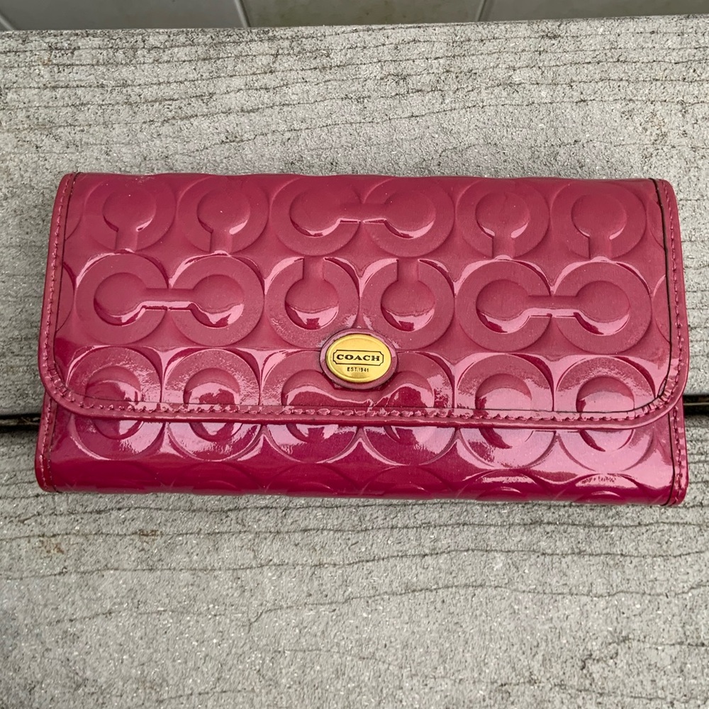 Coach wallet & removable check holder Berry patent leather